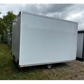 Remolque con aseos para mujeres/hombres con 3 aseos y 2 urinarios Remolque con aseos para mujeres/hombres con 3 aseos y 2 urinarios