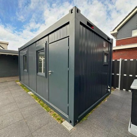 Módulo habitable de 6 × 3 metros con aseo, cocina y ducha RAL 7016