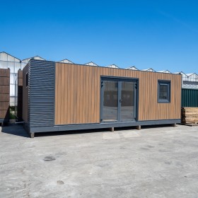 Módulo residencial de lujo de 8 × 3 metros, modelo Berlín, con cuarto de baño y cocina. Módulo residencial de lujo de 8 × 3 metros, modelo Berlín, con cuarto de baño y cocina.